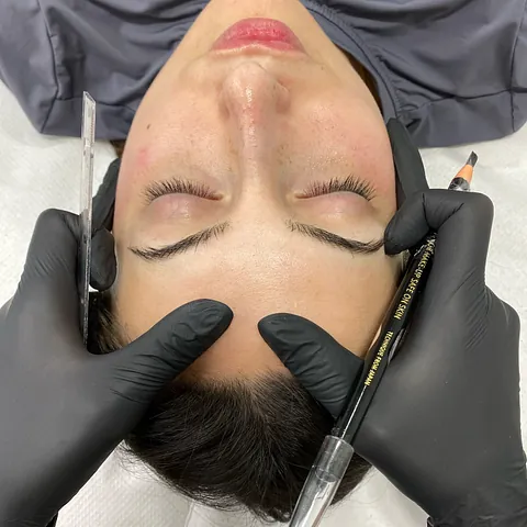 Microblading Rebeca García Micropigmentación de cejas empolvadas